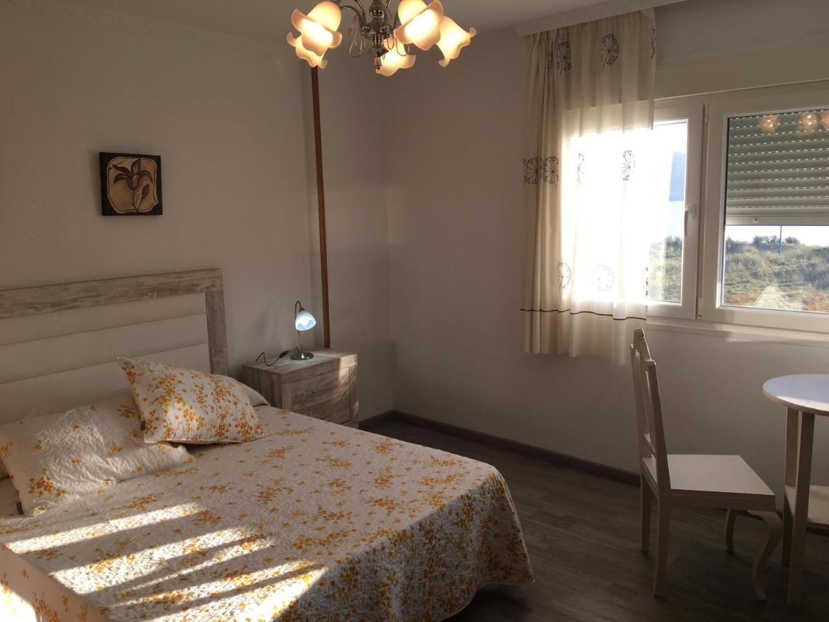 Apartamentos Playa De La Concha Porto de Espasante Kültér fotó