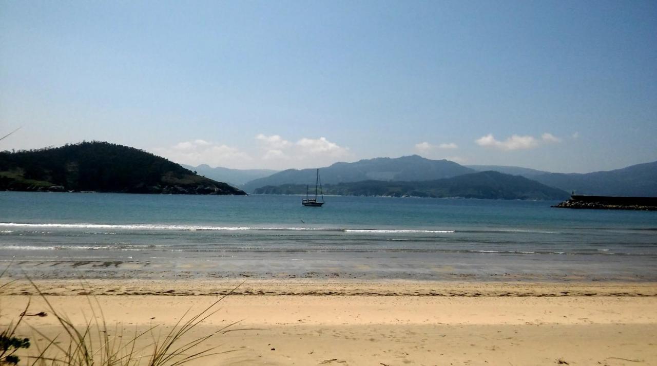Apartamentos Playa De La Concha Porto de Espasante Kültér fotó